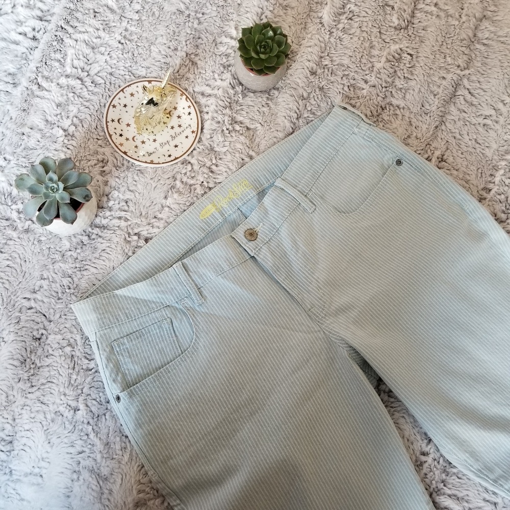 ☀️HOST PICK☀️ NWOT Pinstripe Rockstar Jeans